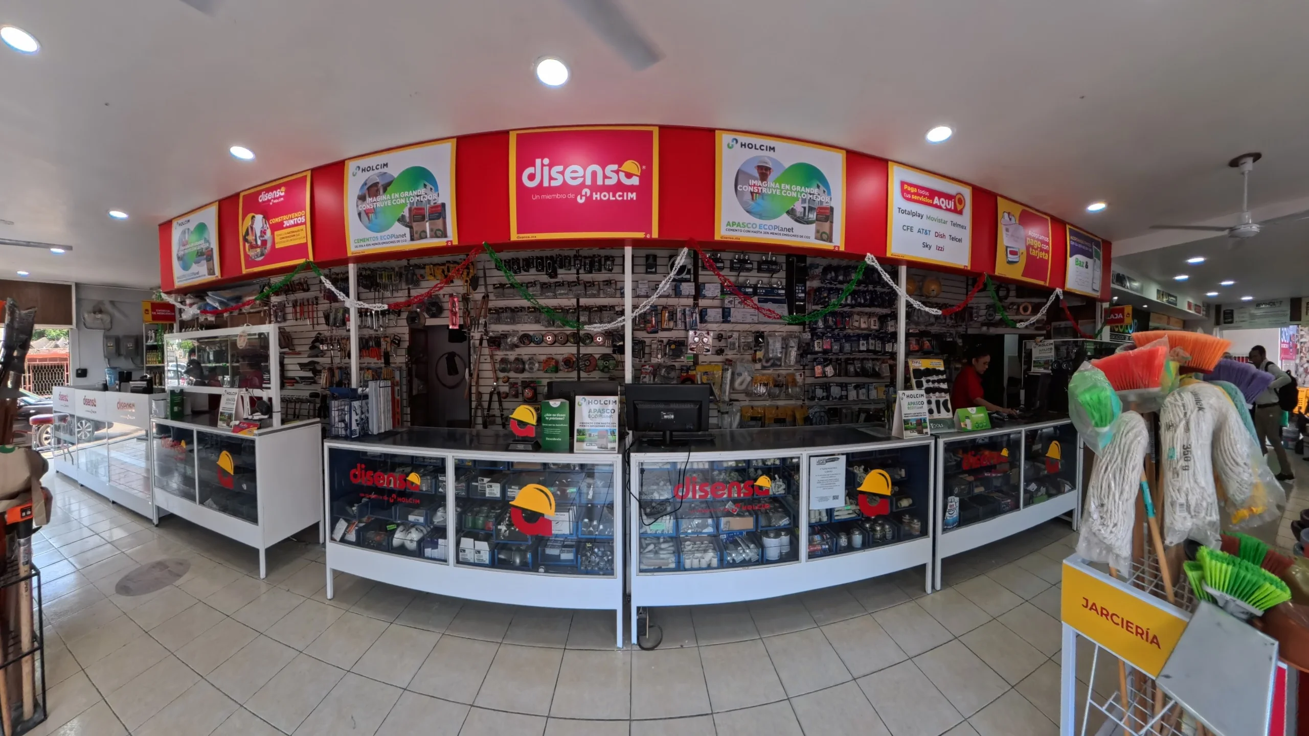 Interior sucursal Disensa